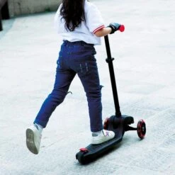 Patinete Future Scooter Luces LED Rojo -Juguetería medias 2029