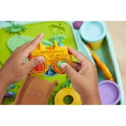 Play-Doh - Plastilina 2-en-1 Estación Creativa De Utensilios Y Mesa De Creación Reverso ㅤ -Juguetería medias 316